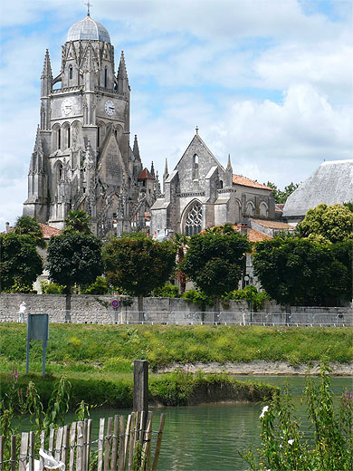 La Cathedrale St Pierre de Saintes